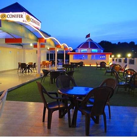 Hotel Treebo Trend Gk Conifer Dharamsala Exteriér fotografie