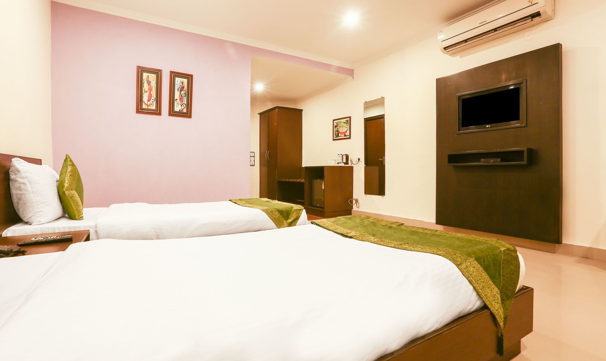 Hotel Treebo Trend Gk Conifer Dharamsala Exteriér fotografie