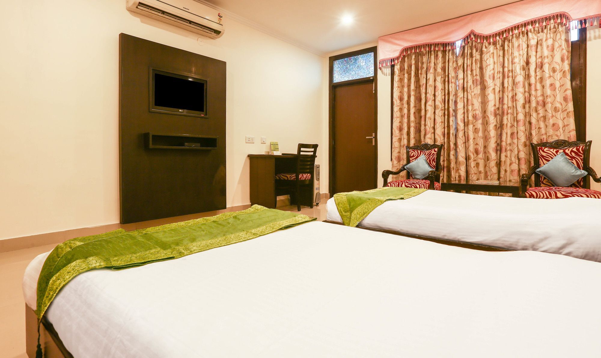 Hotel Treebo Trend Gk Conifer Dharamsala Exteriér fotografie