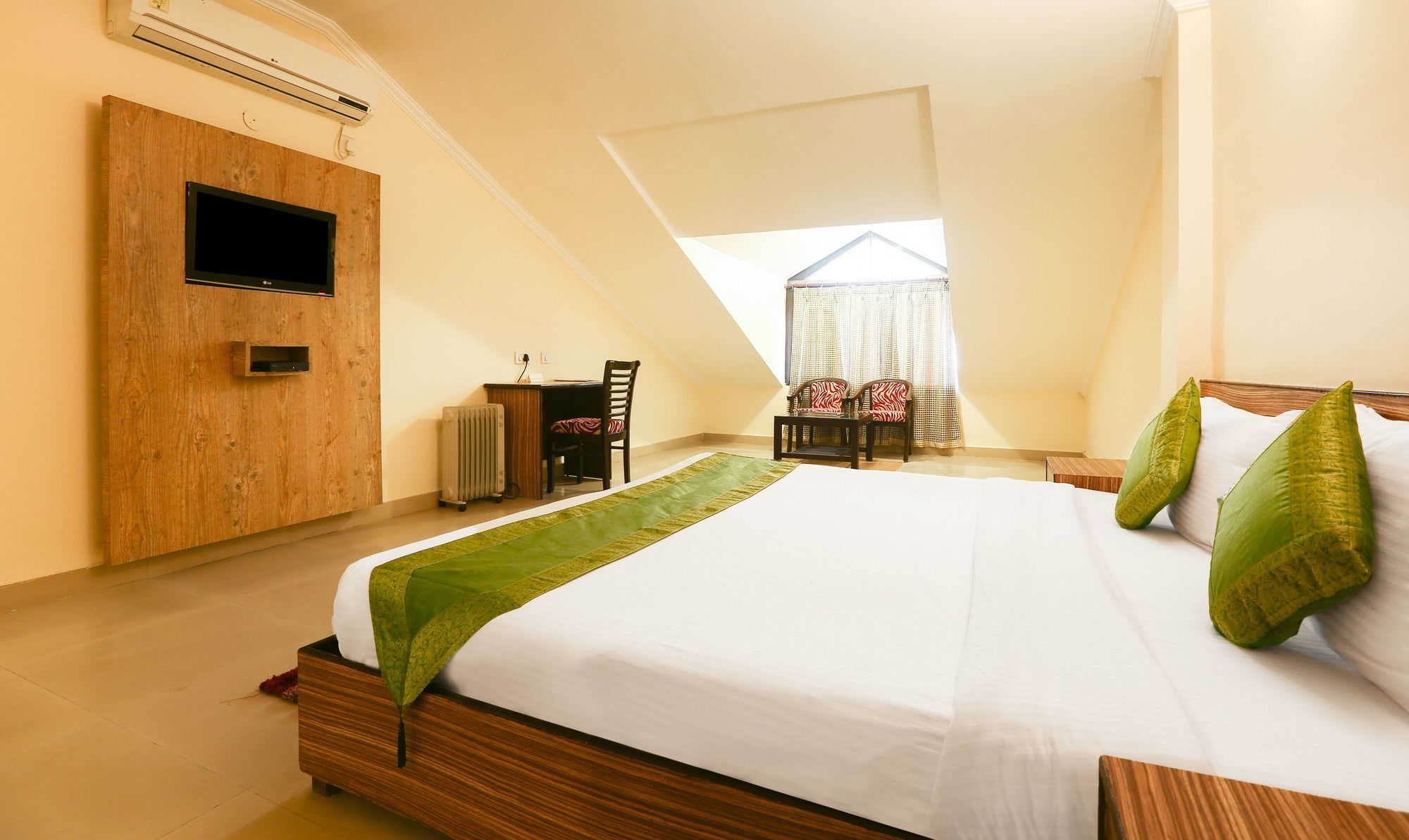 Hotel Treebo Trend Gk Conifer Dharamsala Exteriér fotografie