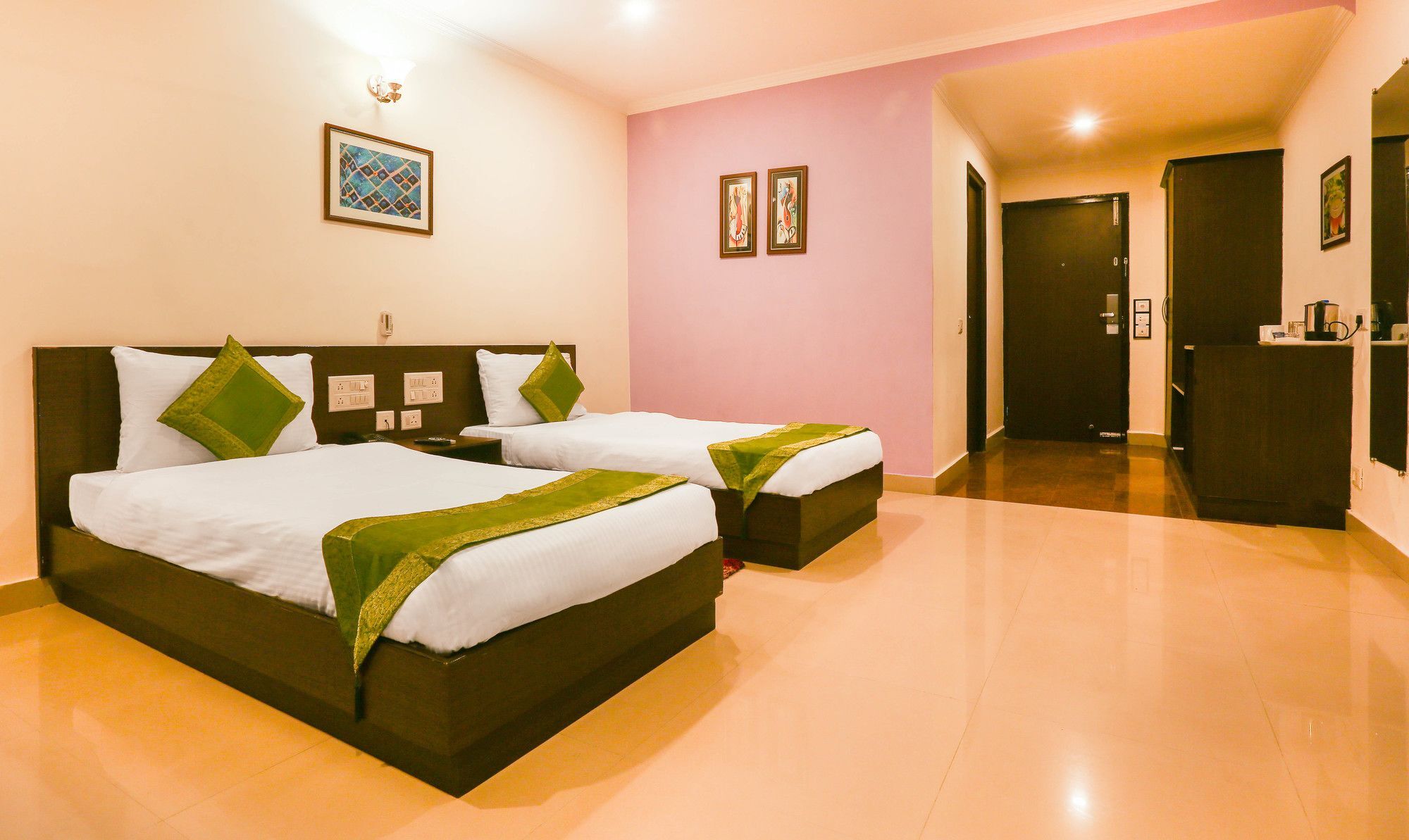 Hotel Treebo Trend Gk Conifer Dharamsala Exteriér fotografie