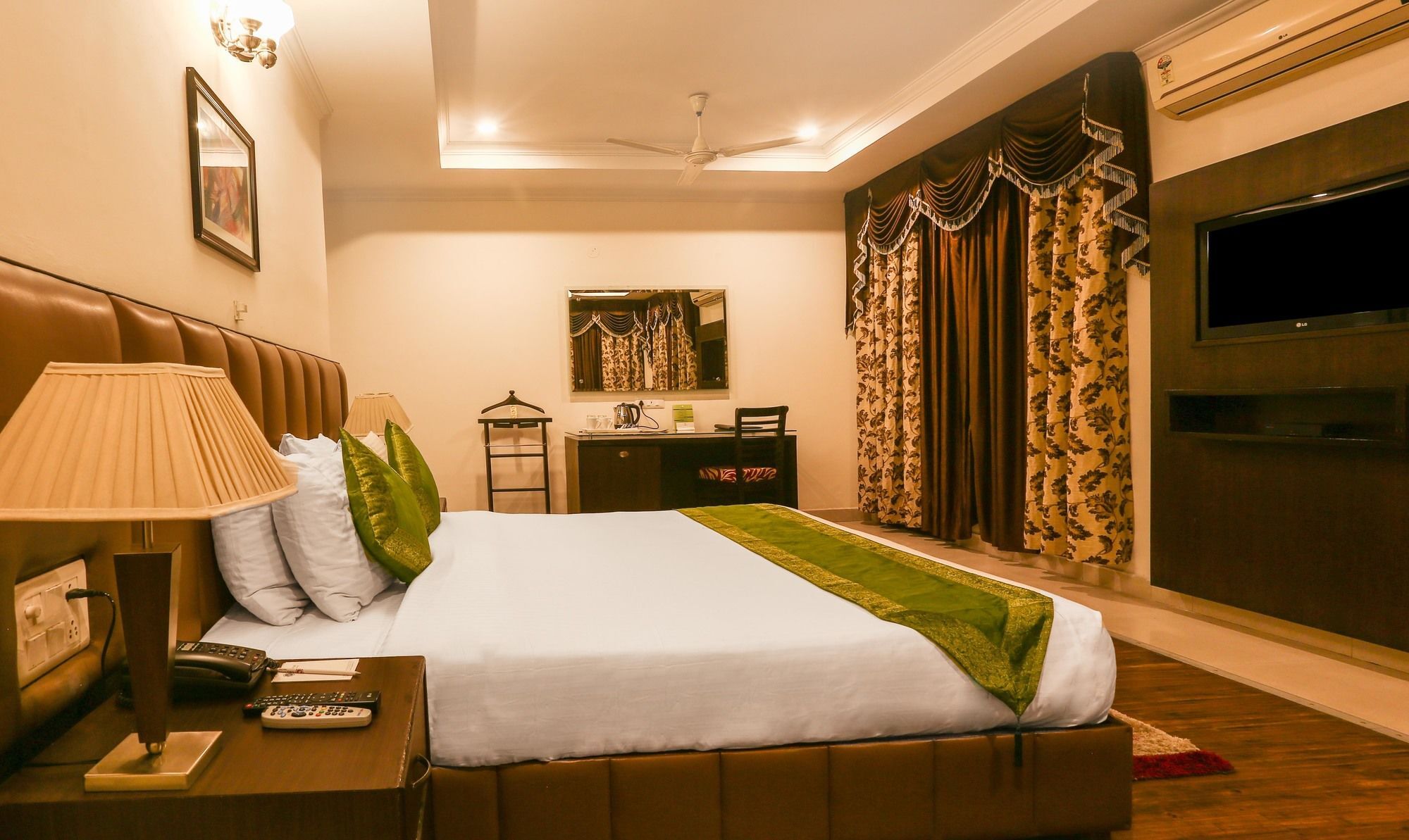 Hotel Treebo Trend Gk Conifer Dharamsala Exteriér fotografie
